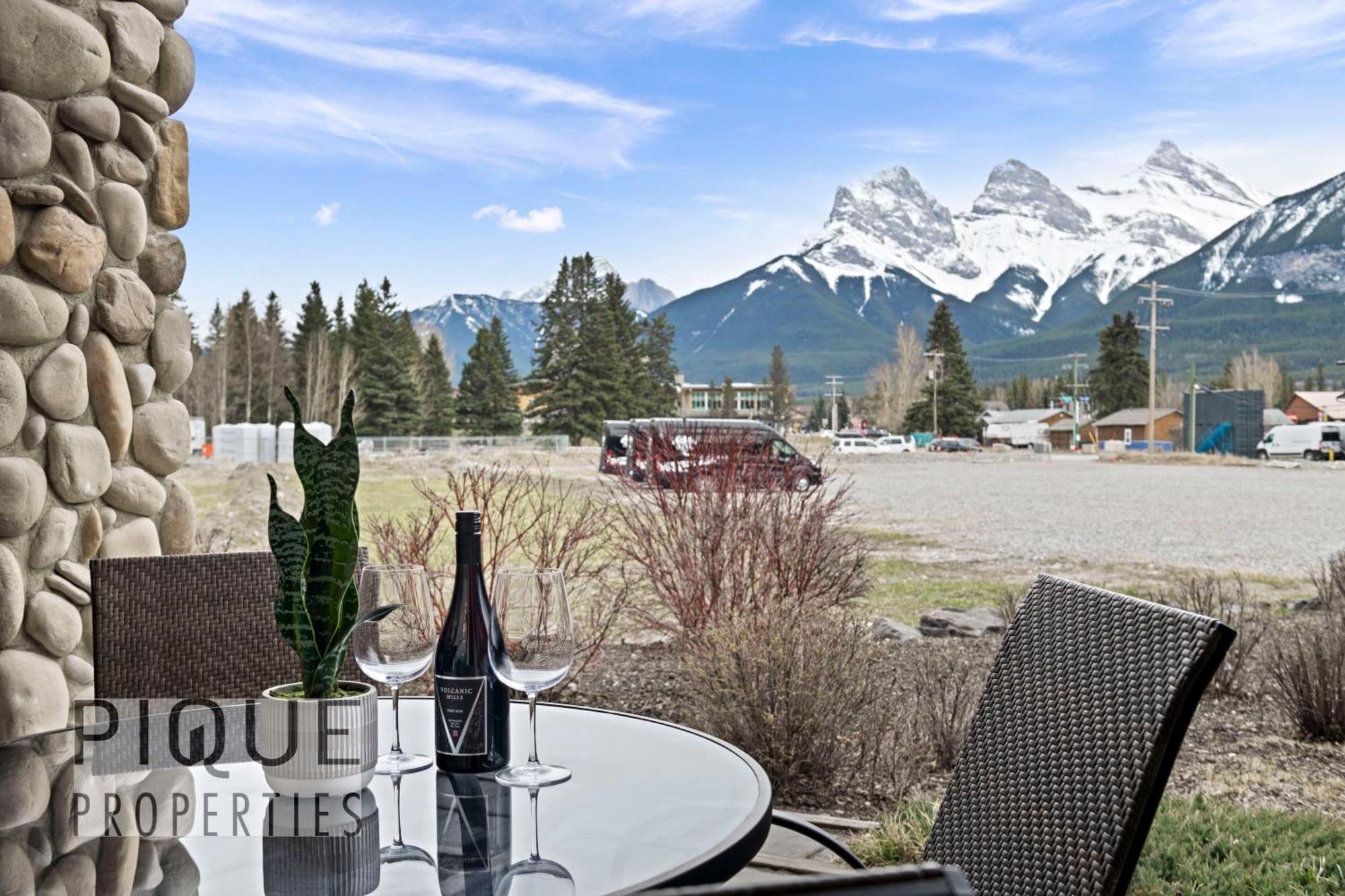 Mountain Haven Retreat, Pool & Hot Tub, Ug Parking, Fitness Centre, Wifi! *